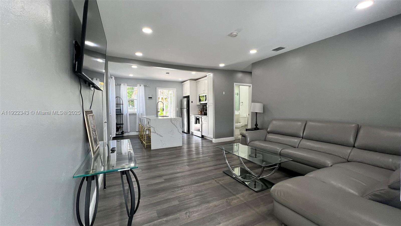 1401 14th Ct, Fort Lauderdale, FL 33304 | Picture 4