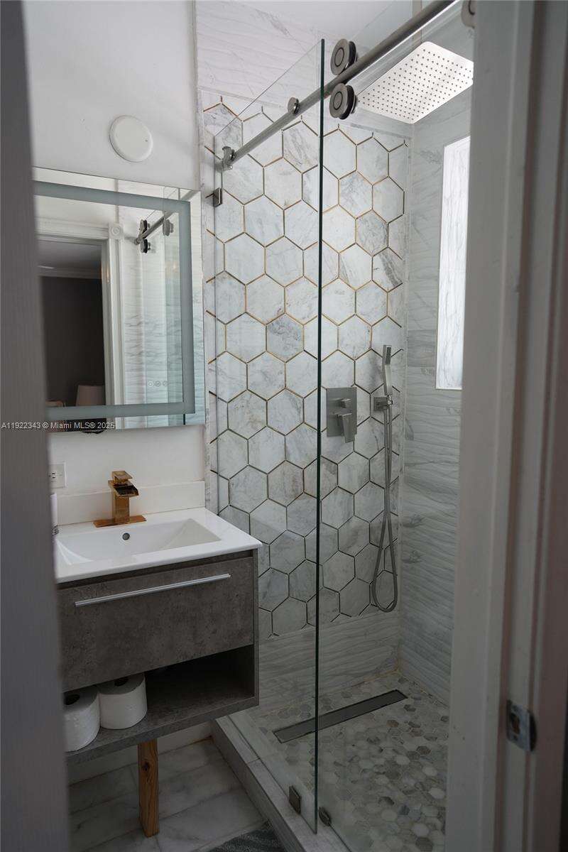 1401 14th Ct, Fort Lauderdale, FL 33304 | Picture 9