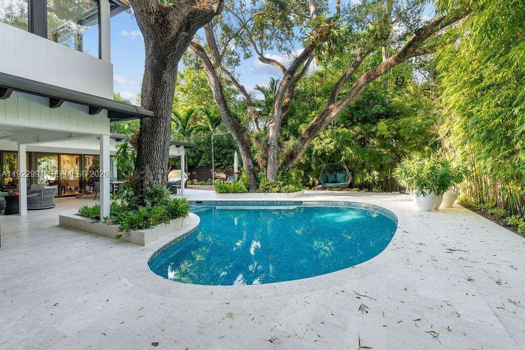 4095 Battersea Rd, Miami, FL 33133 - For Sale photo 2