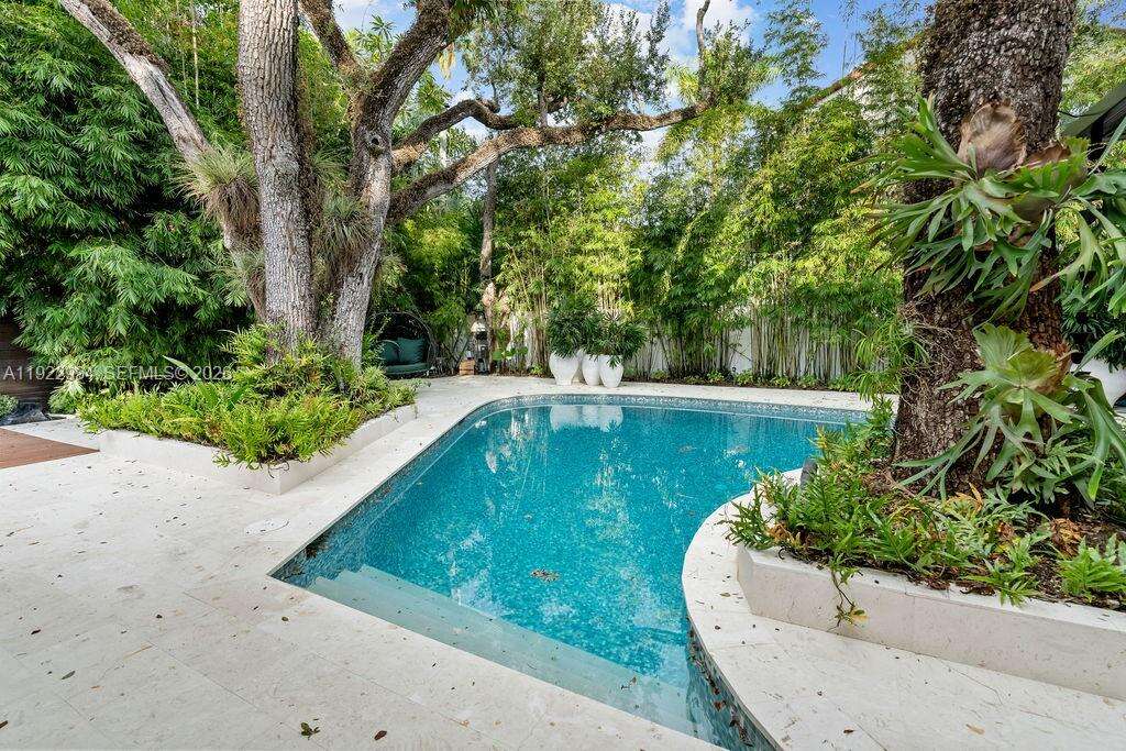 4095 Battersea Rd, Miami, FL 33133 - For Sale photo 12
