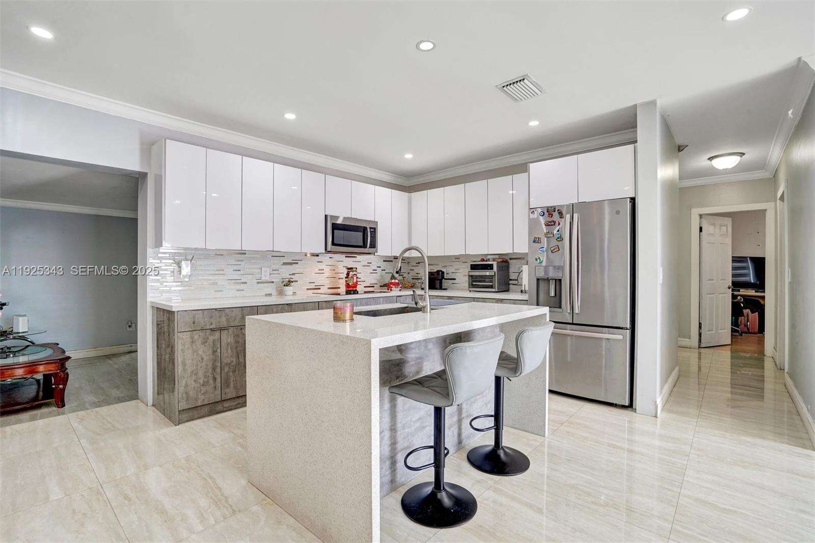 631 53rd St, Hialeah, FL 33013 | Picture 3