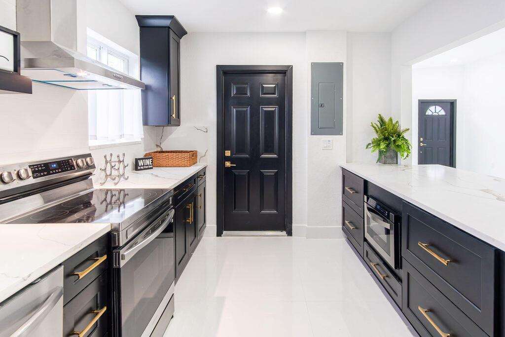 6370 Plunkett, Hollywood, FL 33023 - For Sale photo 21
