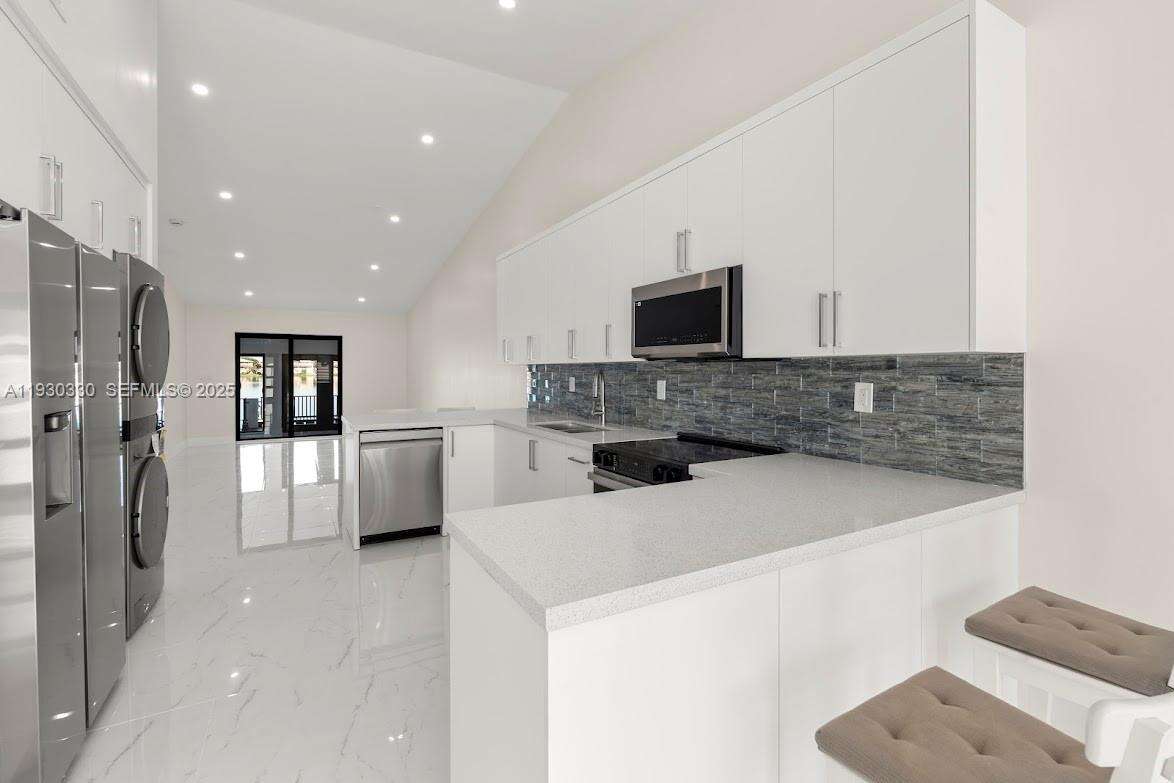 2737 55th Pl, Hialeah, FL 33016 | Picture 32