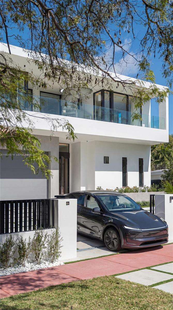 1045 47th Ct, Miami Beach, FL 33140 | Picture 3