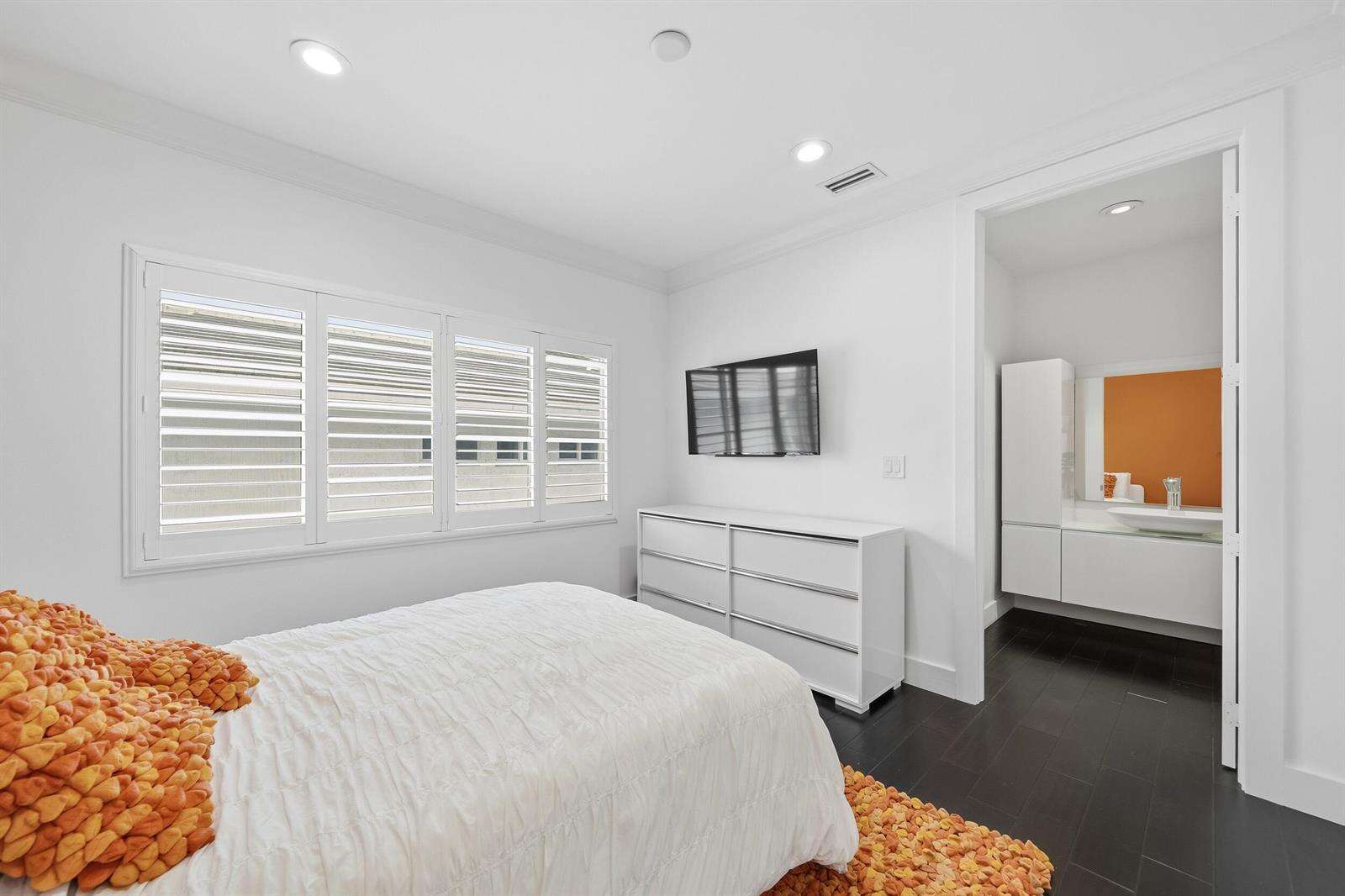 16430 30th, North Miami Beach, FL 33160 - For Sale photo 35