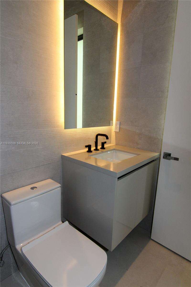 3540 Oak Ave, Miami, FL 33133 | Picture 11