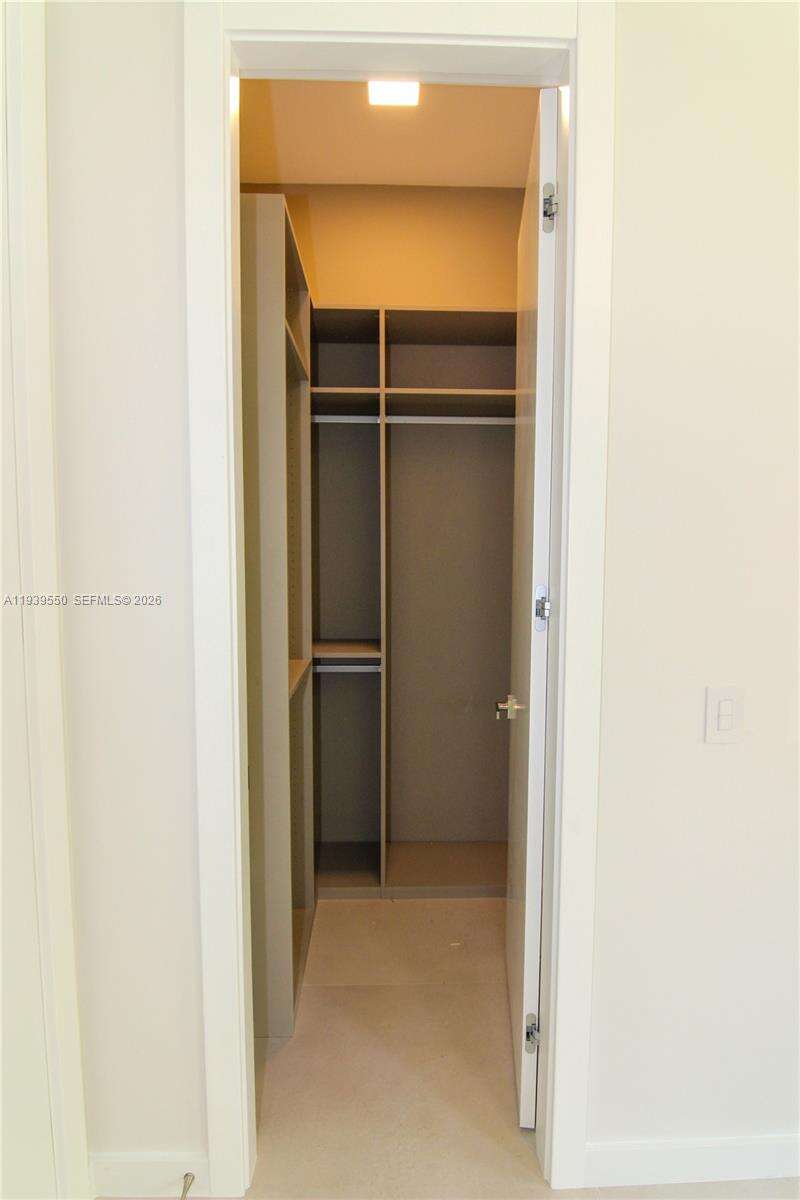 3540 Oak Ave, Miami, FL 33133 | Picture 12