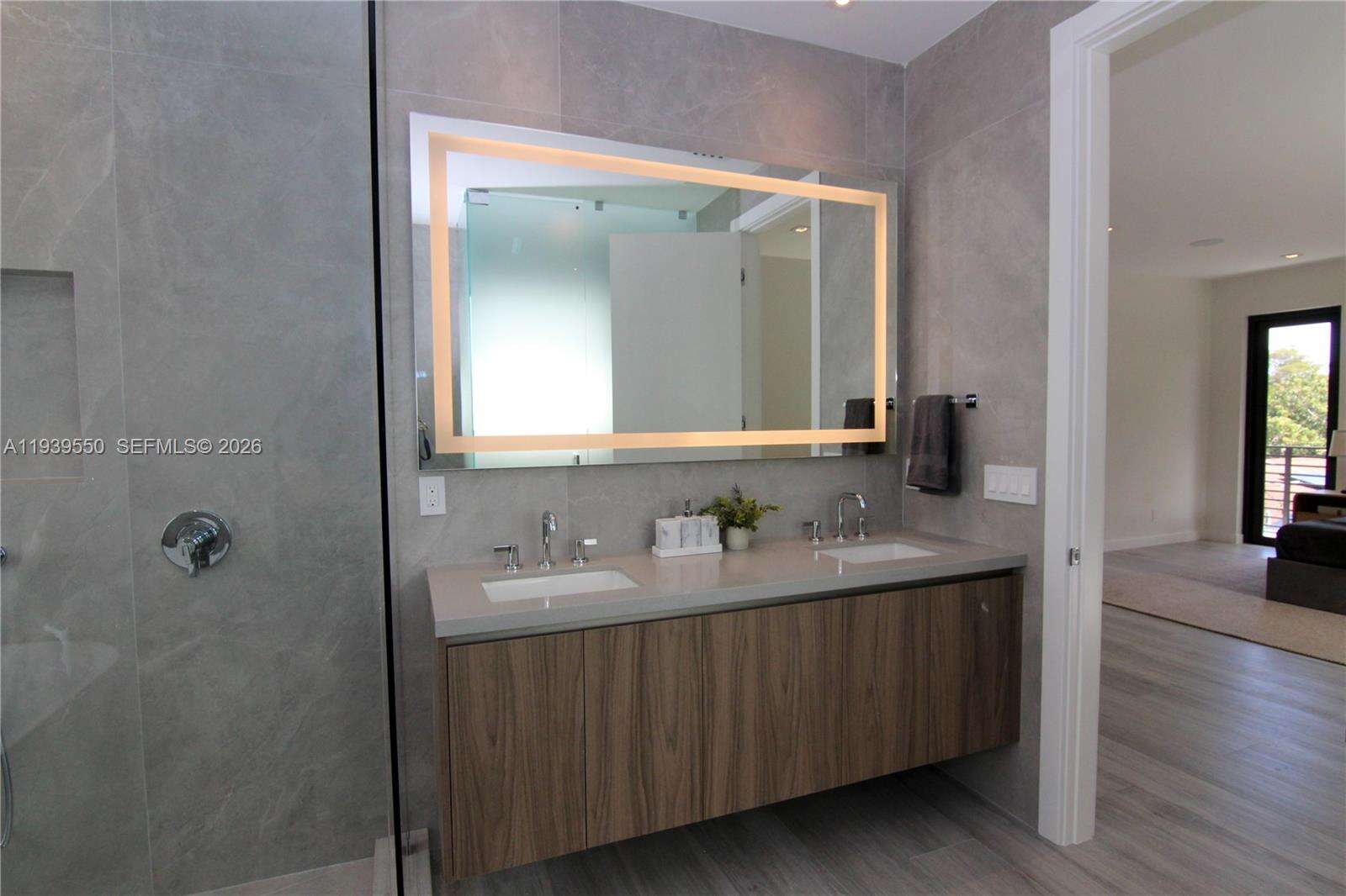 3540 Oak Ave, Miami, FL 33133 | Picture 18