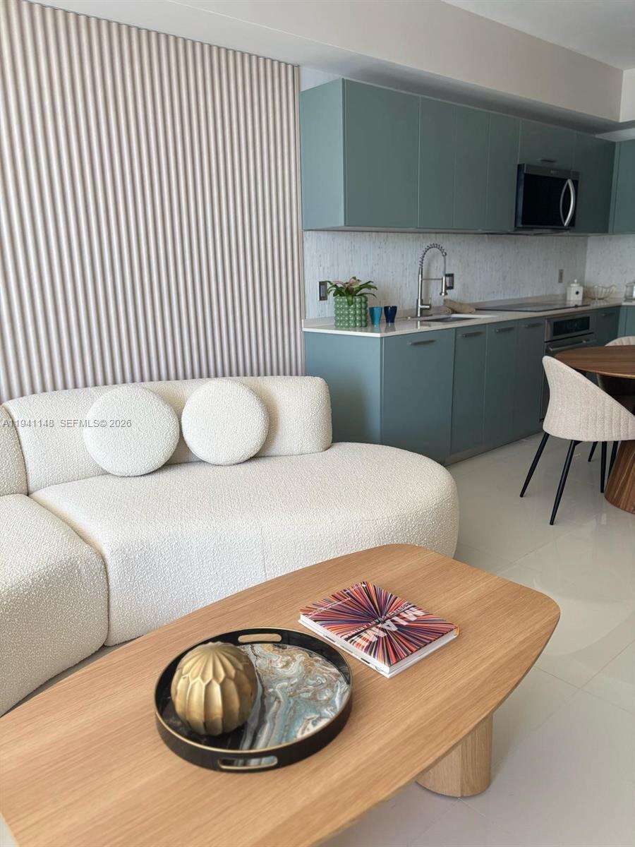 1300 Brickell Bay Dr, Miami, FL 33131 | Picture 5