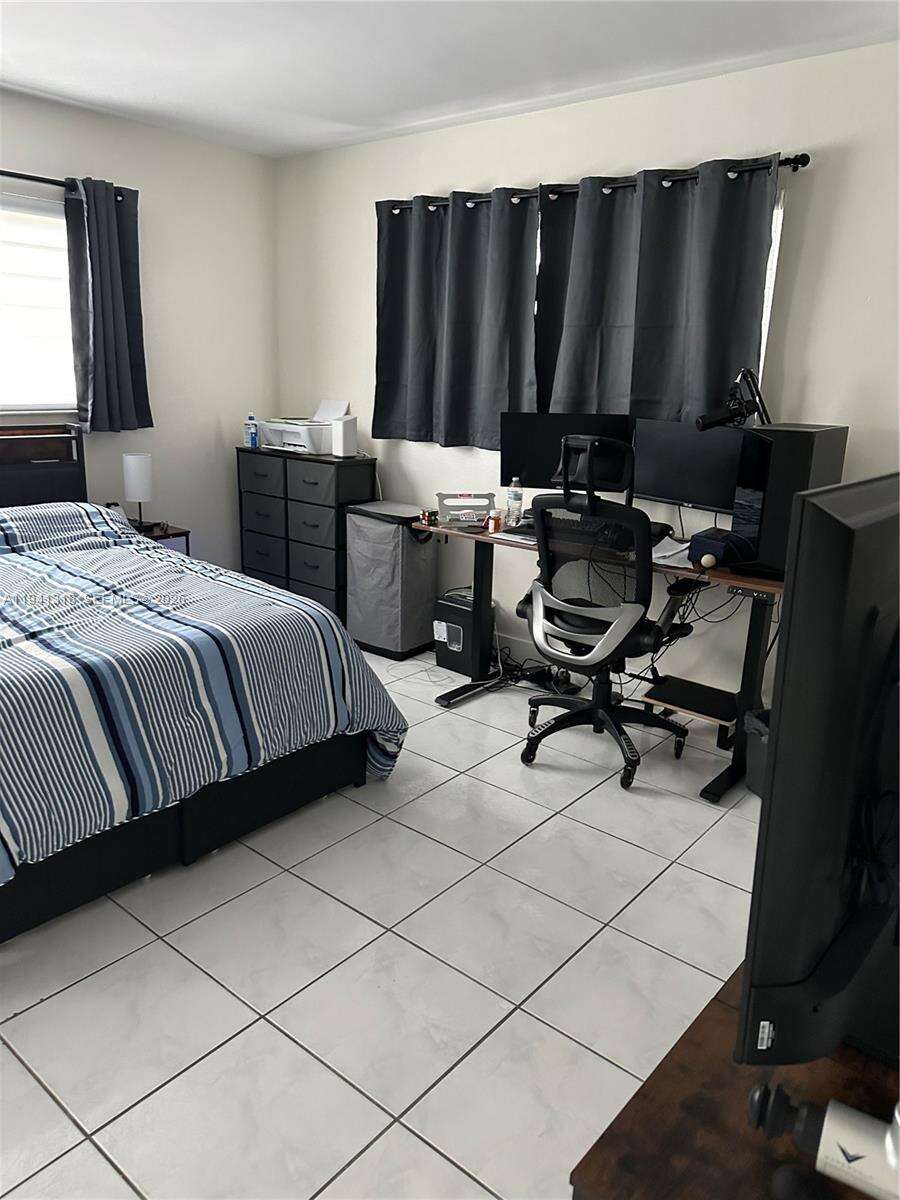 410 74th Ave, Hollywood, FL 33024 - For Sale photo 17