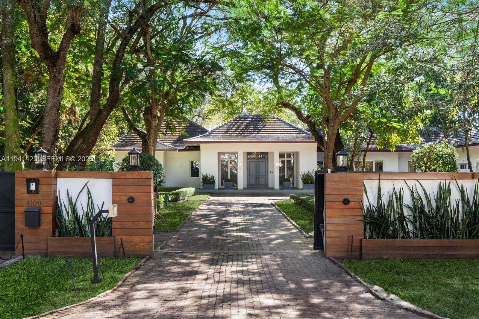 4100 Kiaora St, Miami, FL 33133 | Picture 1