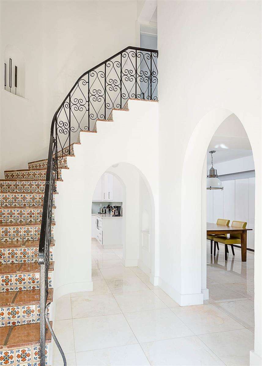 5835 La Gorce Dr, Miami Beach, FL 33140 | Picture 4