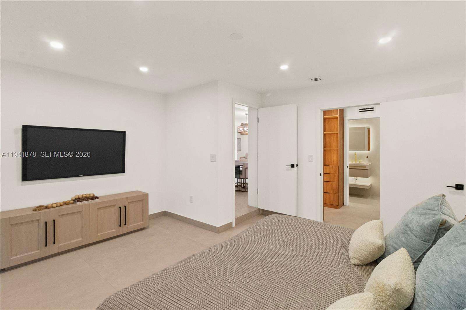 435 43rd St, Miami Beach, FL 33140 | Picture 14