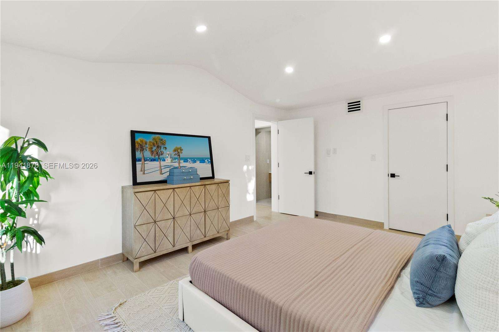 435 43rd St, Miami Beach, FL 33140 | Picture 18