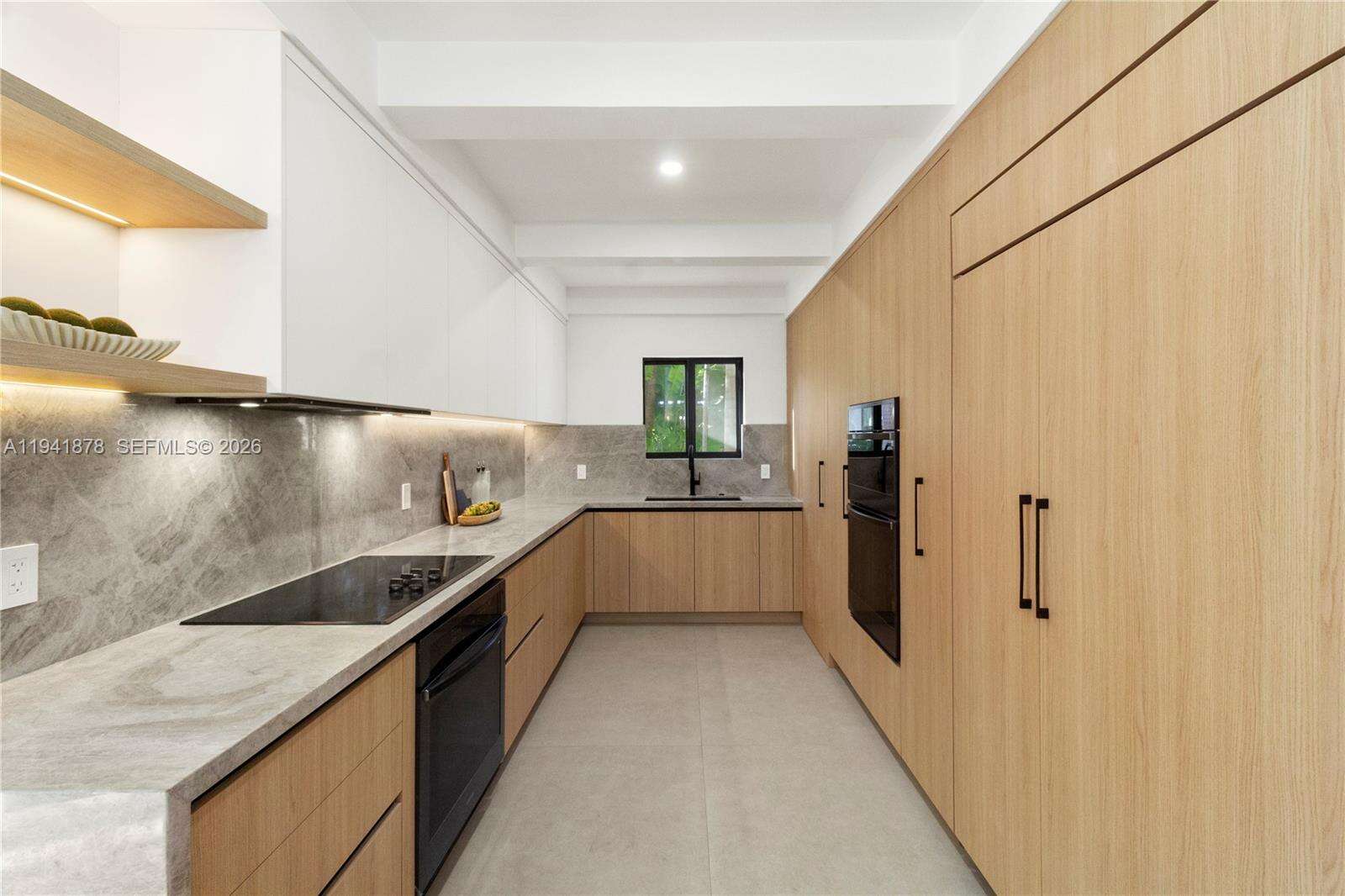 435 43rd St, Miami Beach, FL 33140 | Picture 9