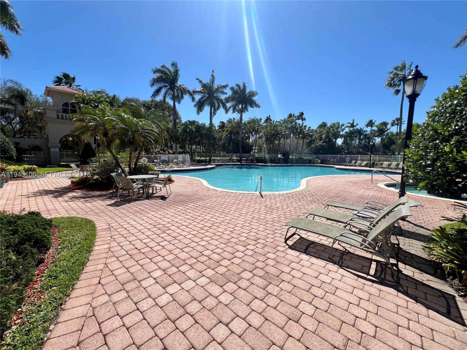 7782 18th St, Pembroke Pines, FL 33024 - Pending Sale photo 23