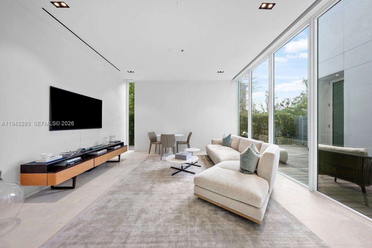 1011 48th St, Miami Beach, FL 33140 | Picture 5