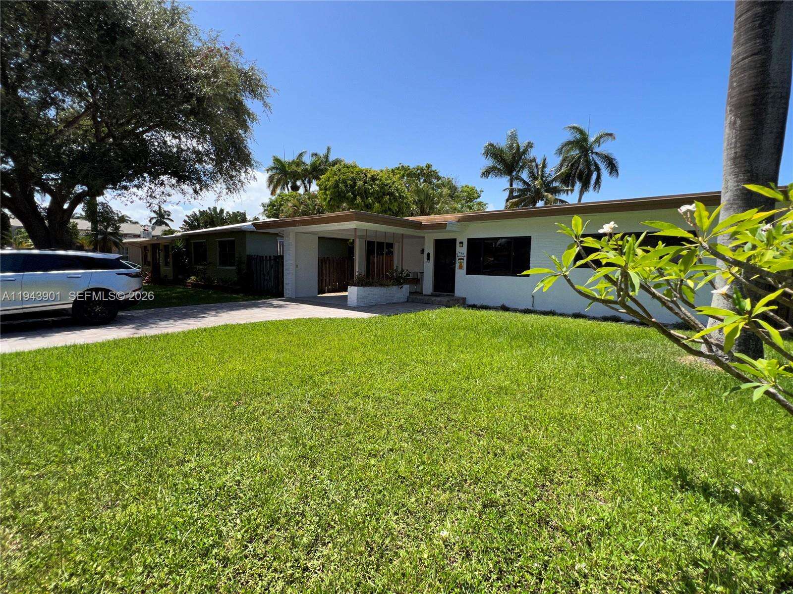 1425 Grant St, Hollywood, FL 33020 - For Sale photo 2
