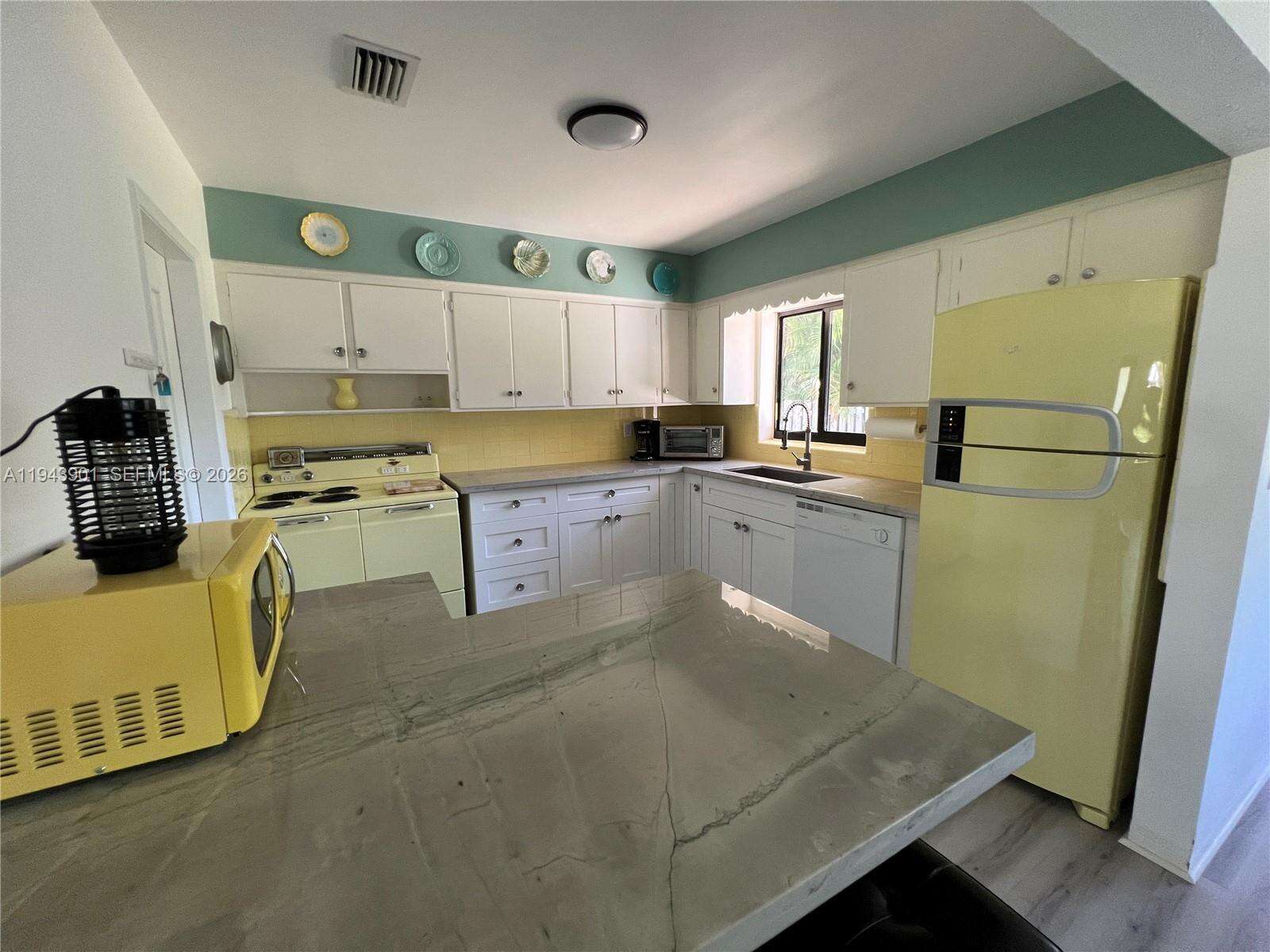 1425 Grant St, Hollywood, FL 33020 - For Sale photo 17