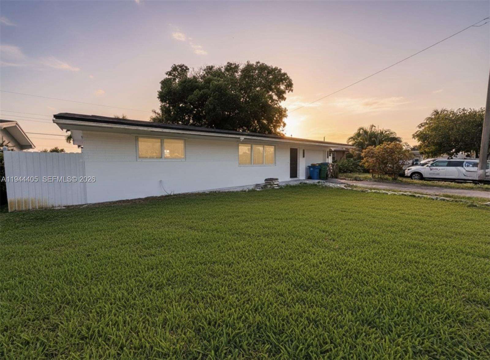 8600 Taft St, Pembroke Pines, FL 33024 - For Sale photo 1