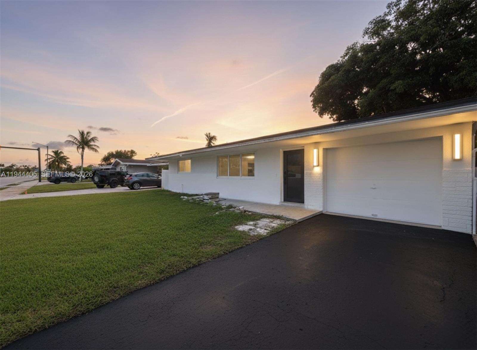 8600 Taft St, Pembroke Pines, FL 33024 - For Sale photo 2