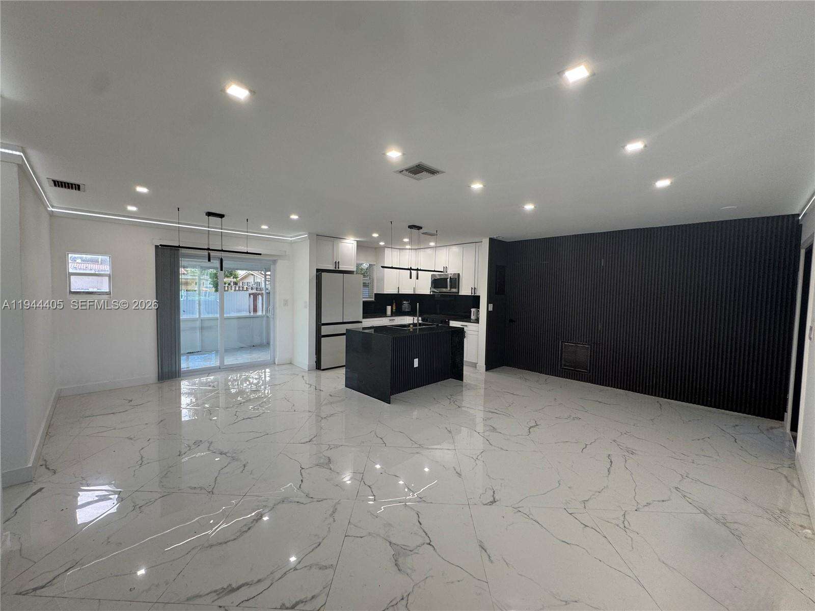 8600 Taft St, Pembroke Pines, FL 33024 - For Sale photo 11