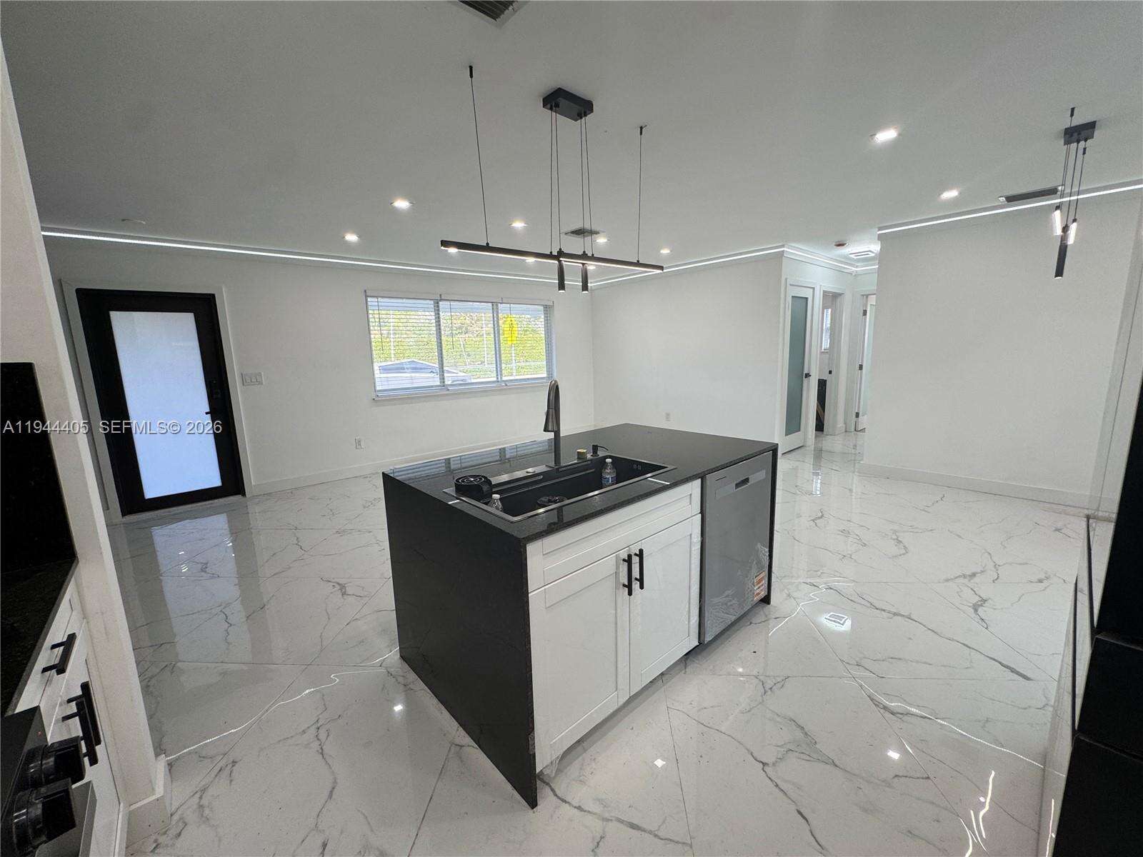 8600 Taft St, Pembroke Pines, FL 33024 - For Sale photo 4