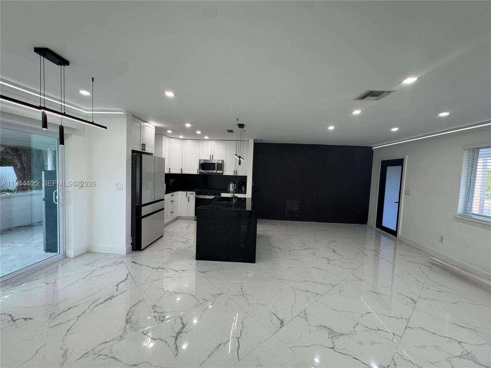 8600 Taft St, Pembroke Pines, FL 33024 - For Sale photo 6