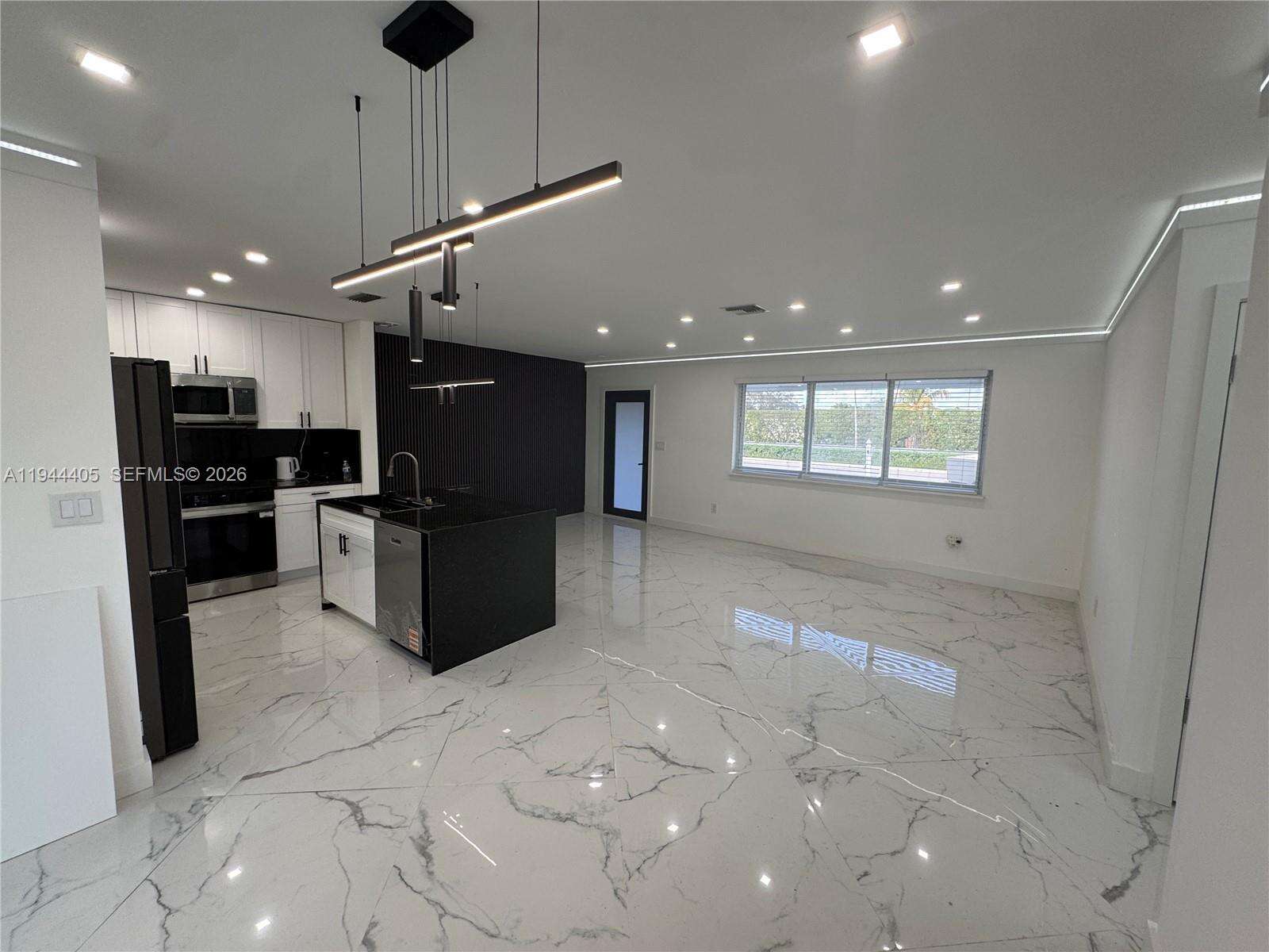 8600 Taft St, Pembroke Pines, FL 33024 - For Sale photo 8