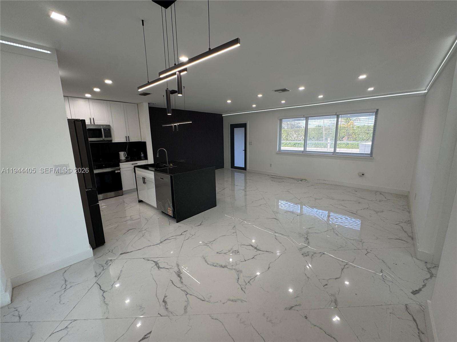 8600 Taft St, Pembroke Pines, FL 33024 - For Sale photo 9
