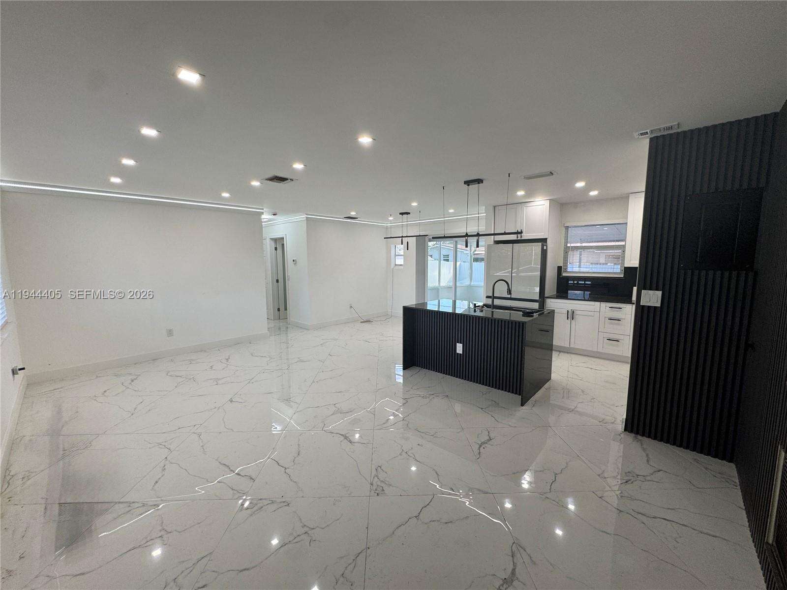 8600 Taft St, Pembroke Pines, FL 33024 - For Sale photo 10