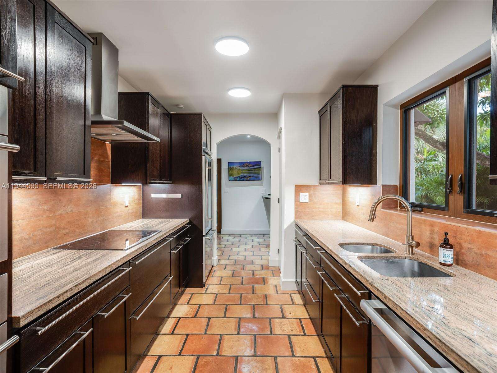 320 26th St, Miami Beach, FL 33140 | Picture 10