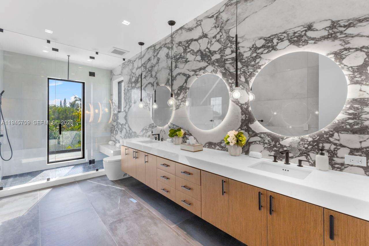 536 51st St, Miami Beach, FL 33140 | Picture 21