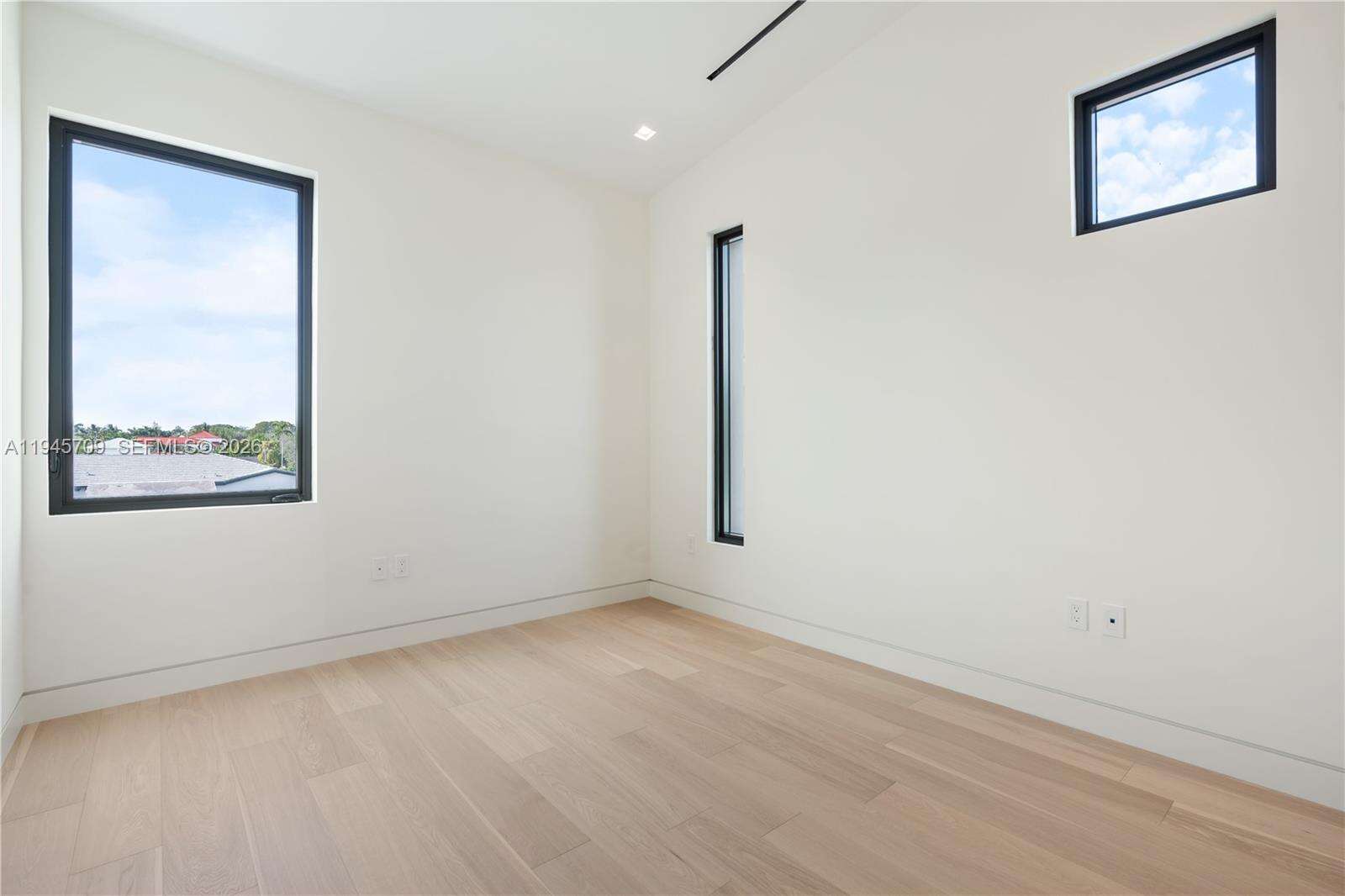 536 51st St, Miami Beach, FL 33140 | Picture 24