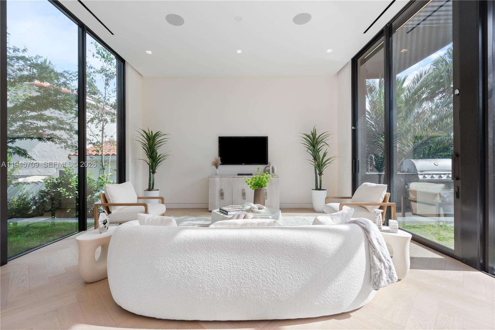 536 51st St, Miami Beach, FL 33140 | Picture 4