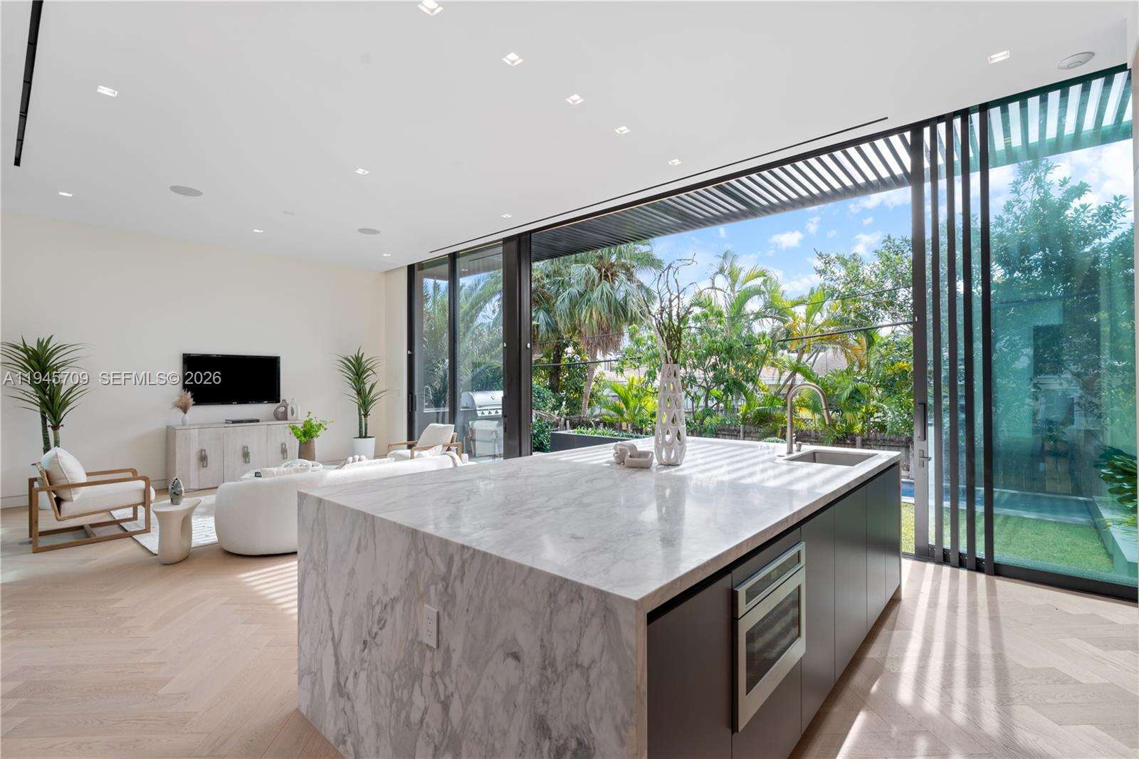 536 51st St, Miami Beach, FL 33140 | Picture 9