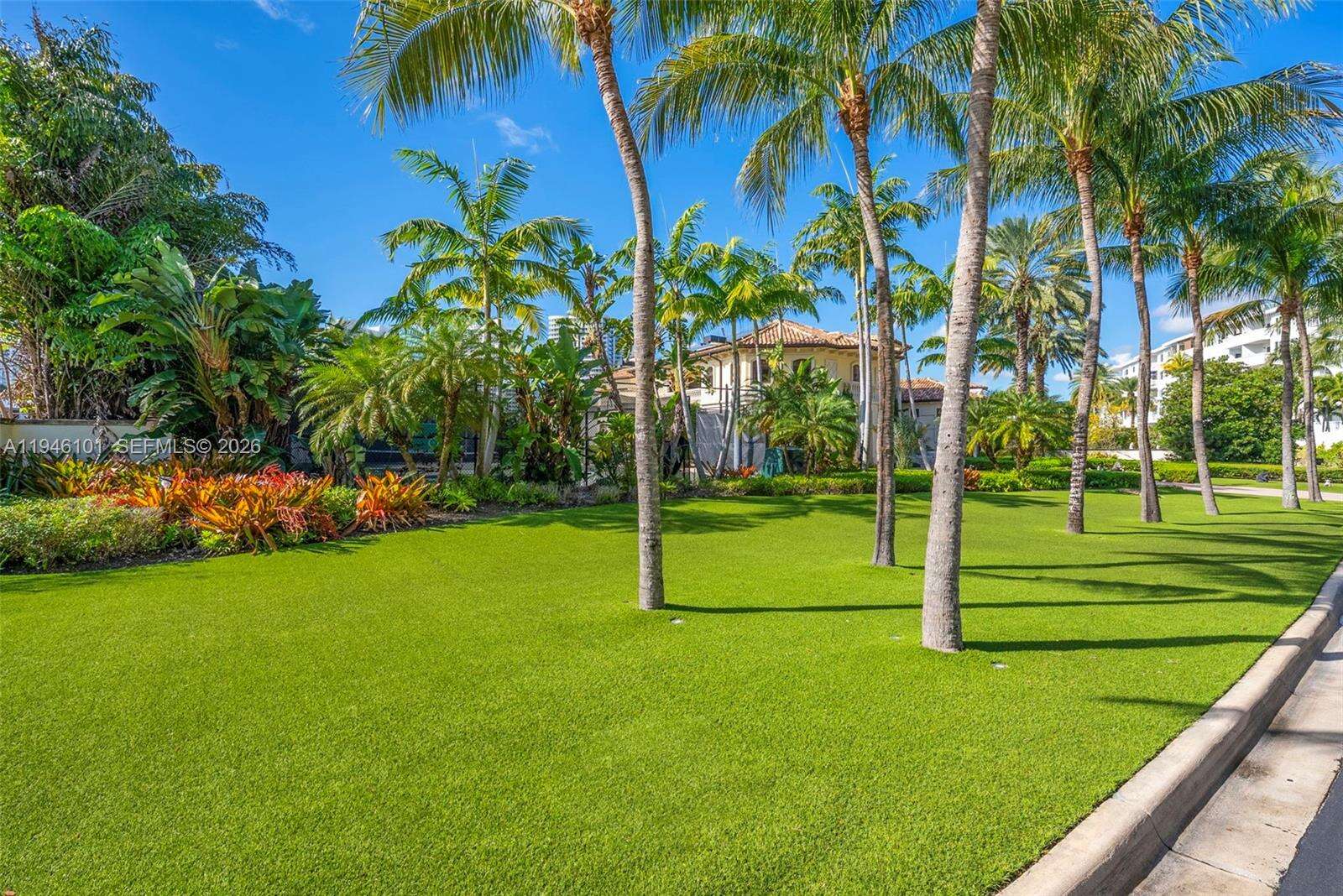 680 Golden Beach Dr, Golden Beach, FL 33160 | Picture 6