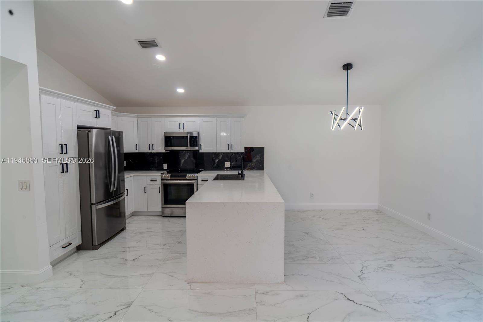 2421 84th Ter, Miramar, FL 33025 - For Sale photo 4