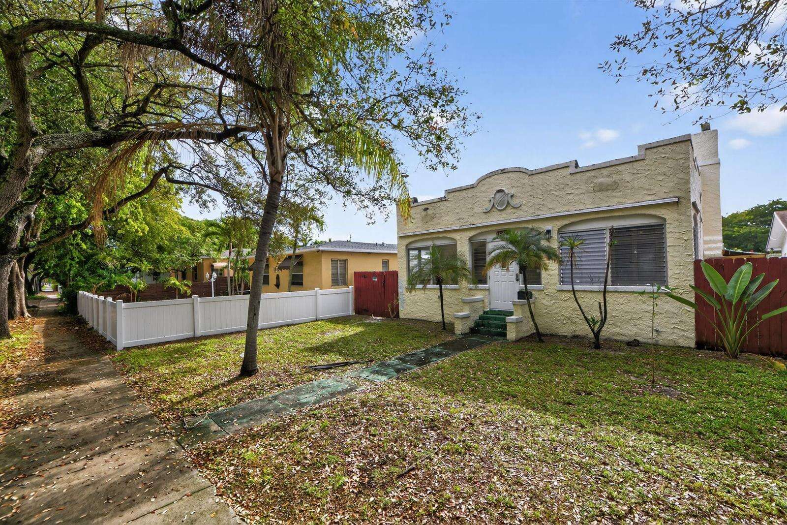 1934 Washington, Hollywood, FL 33020 - For Sale photo 1