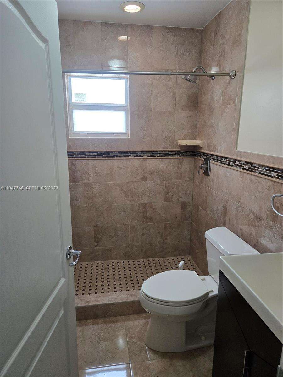 2749 73rd Pl, Hialeah, FL 33016 | Picture 14