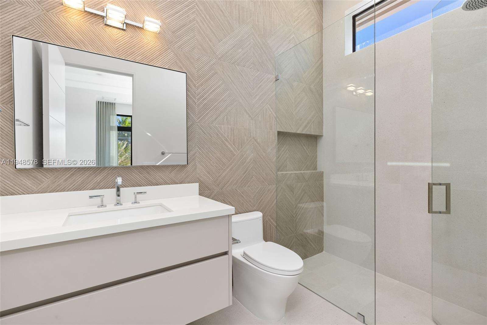 51 Isla Bahia Dr, Fort Lauderdale, FL 33316 | Picture 44