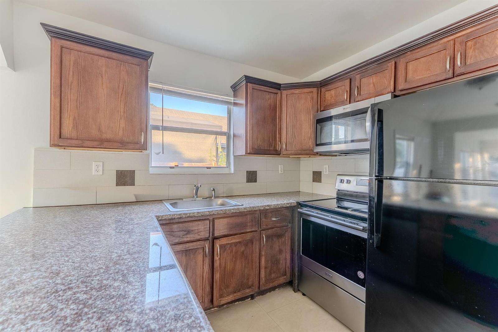 521 24th, Hollywood, FL 33020 - For Sale photo 11