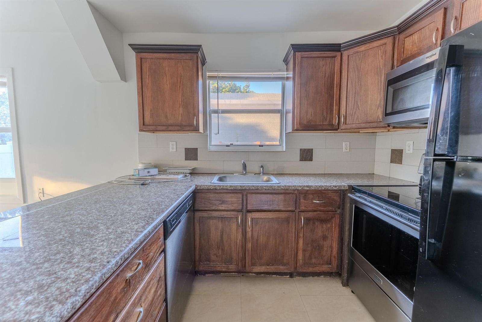 521 24th, Hollywood, FL 33020 - For Sale photo 12