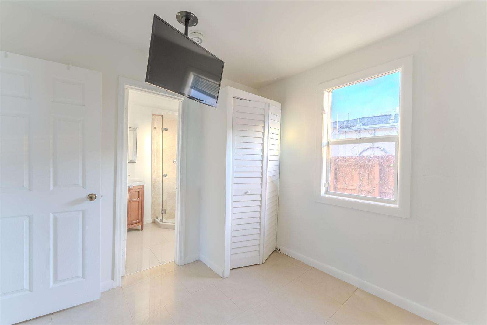 521 24th, Hollywood, FL 33020 - For Sale photo 15
