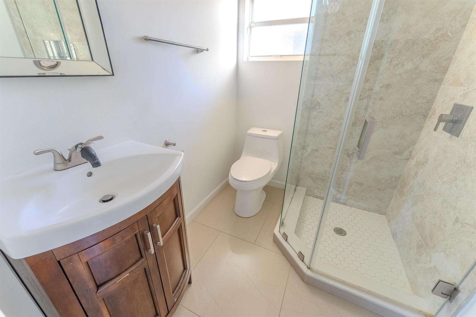 521 24th, Hollywood, FL 33020 - For Sale photo 18