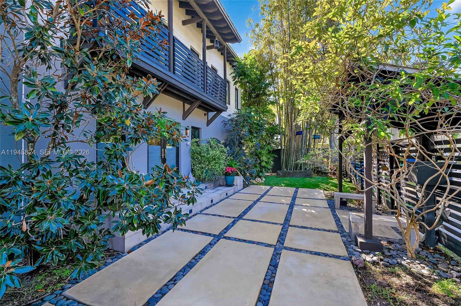 1680 Onaway Dr, Coconut Grove, FL 33133 | Picture 47