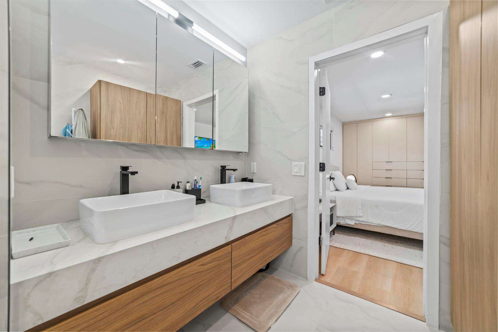 2451 199th, Miami, FL 33180 - For Sale photo 26