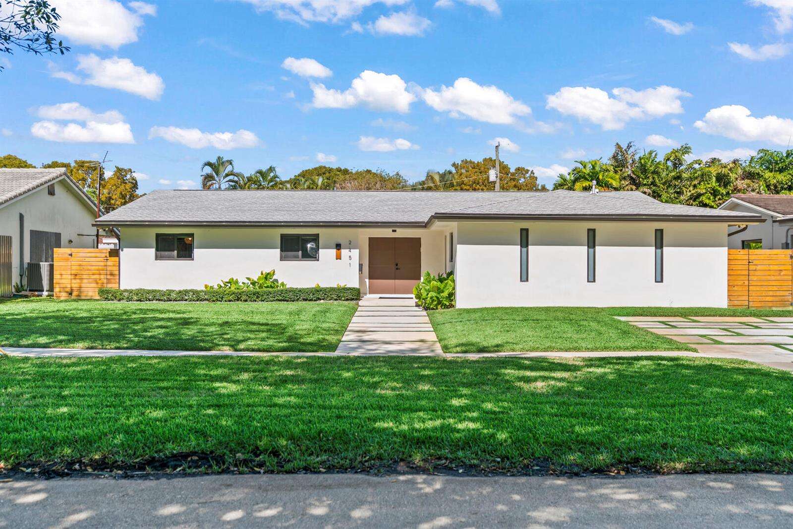2451 199th, Miami, FL 33180 - For Sale photo 4