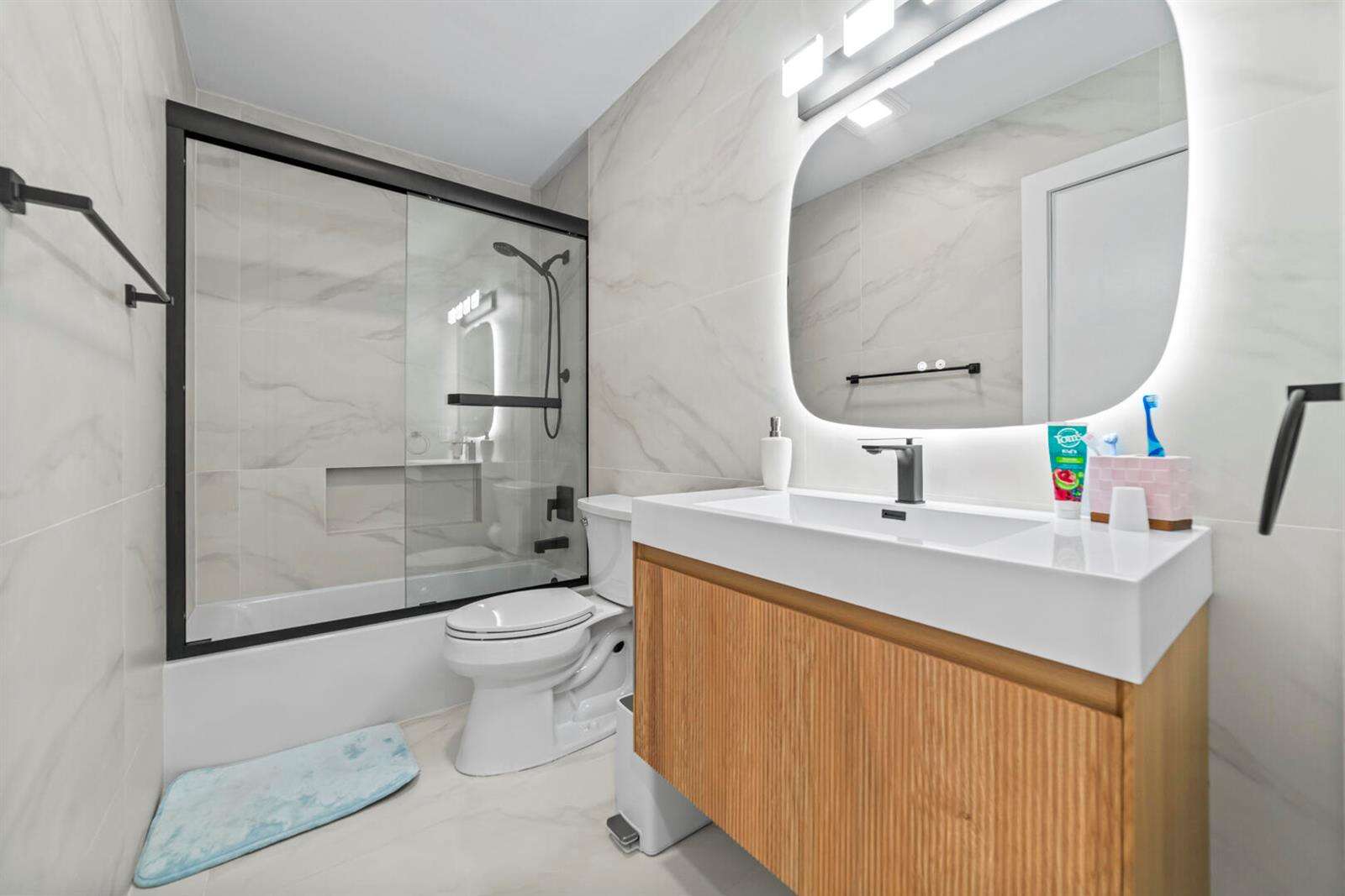 2451 199th, Miami, FL 33180 - For Sale photo 32