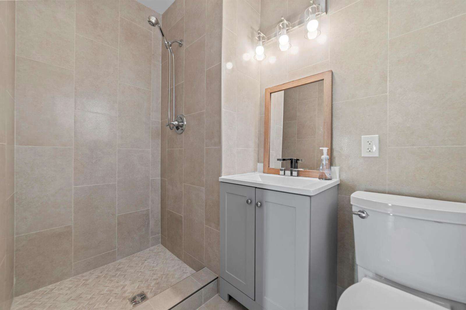 2451 199th, Miami, FL 33180 - For Sale photo 35
